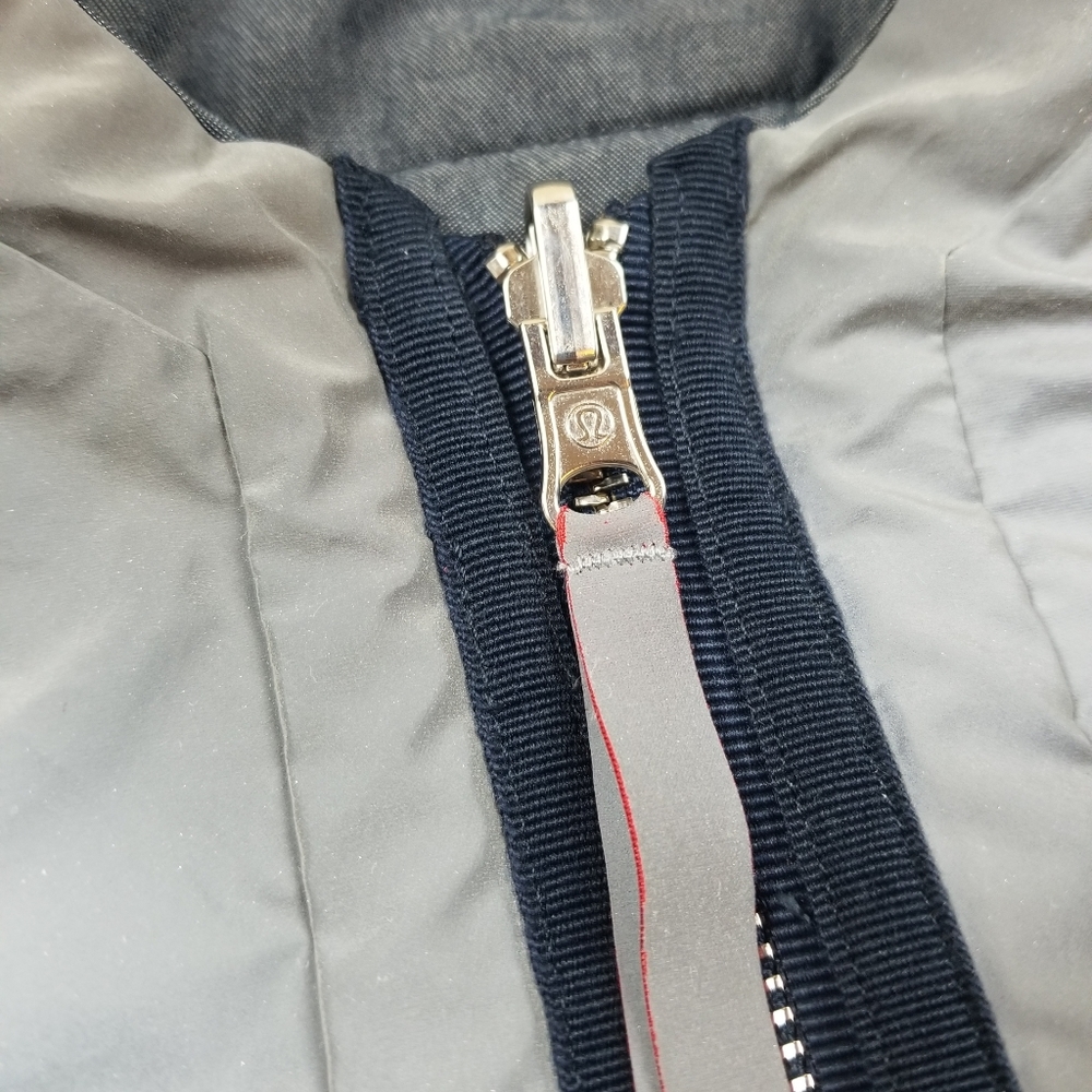 Lululemon Athletica Reversible Reflective Vest - Picture 9 of 12